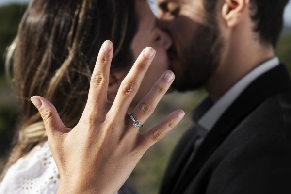 para-swietujaca-razem-zareczyny